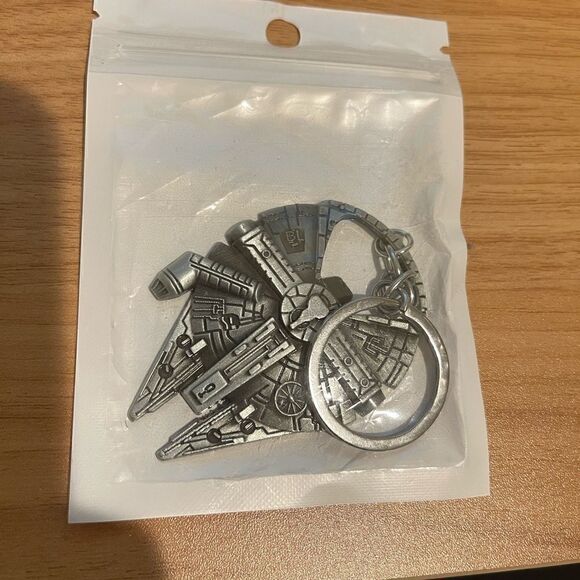 COPY - Heavy-duty silver color star wars millennium falcon bottle opener,2.5x2 … - Picture 4 of 8